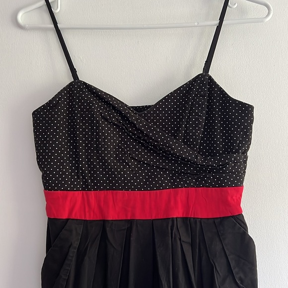 Polka Dot Black Dress with Red Accent & Pockets – Retro Chic Style - Picture 2 of 3